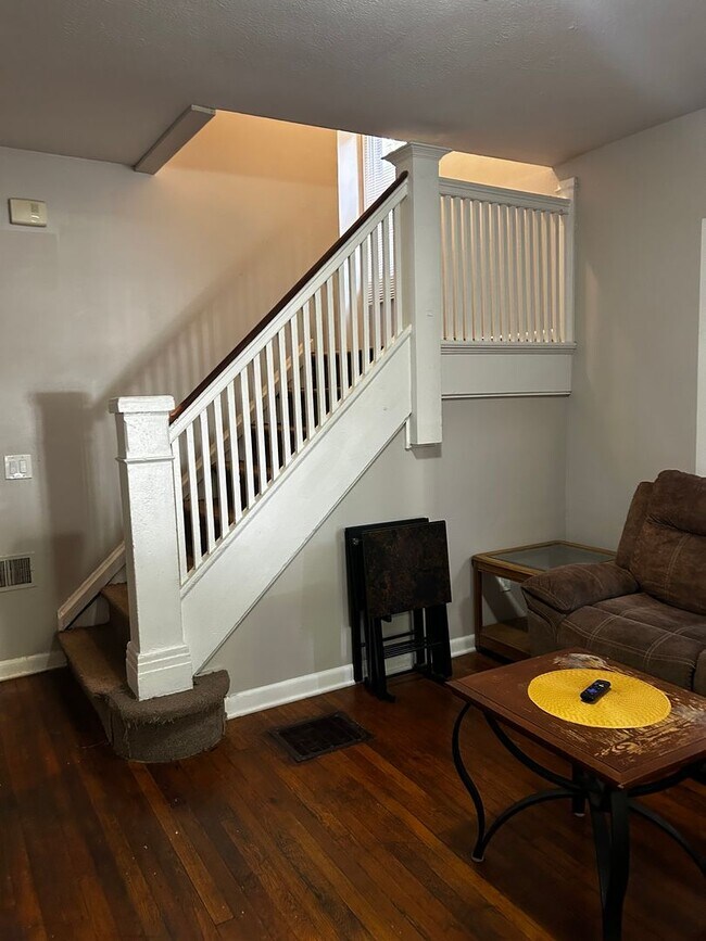 Foto del edificio - 1143-1145-1145 S Plymouth Ave