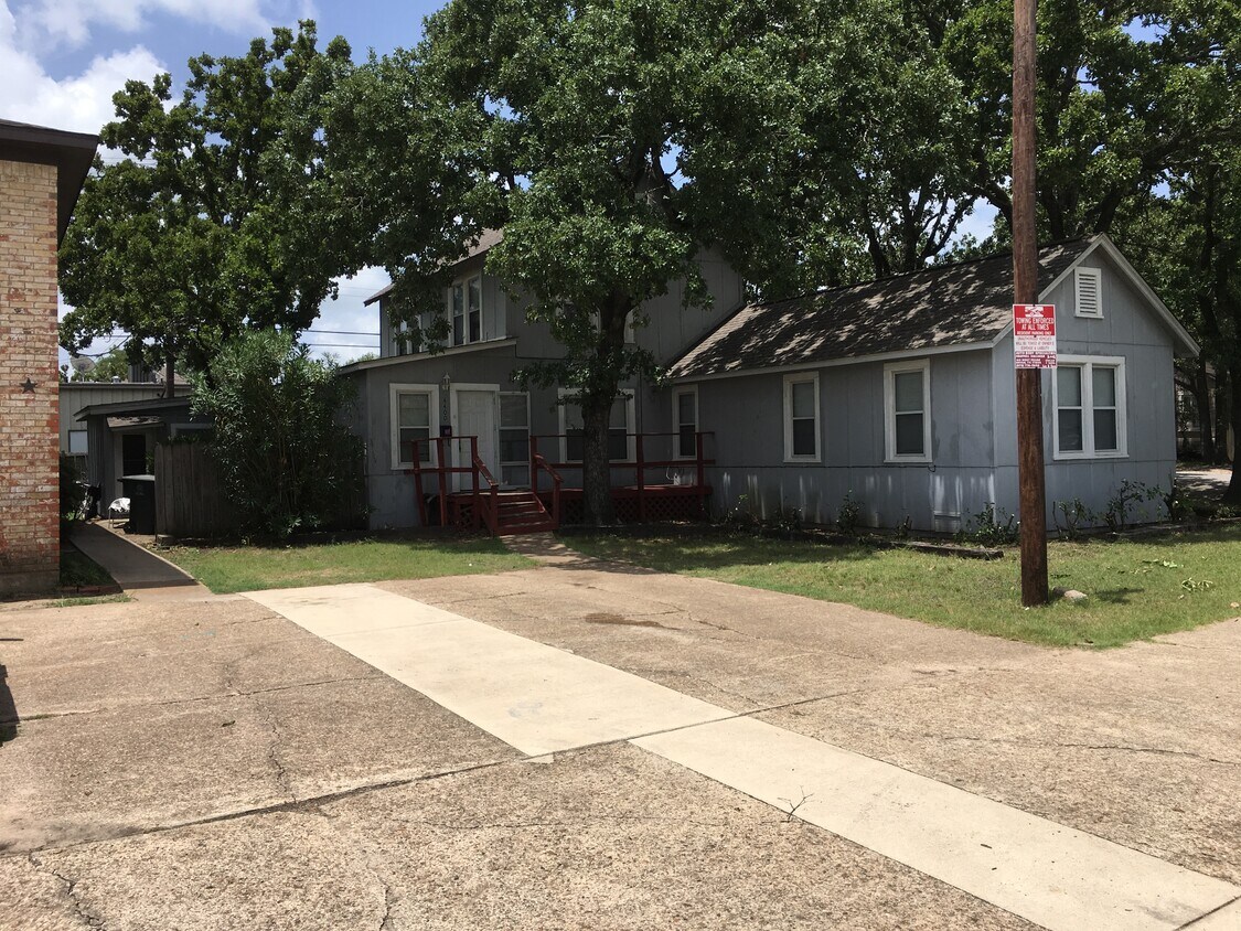 4400 Aspen House - 4400 Aspen St