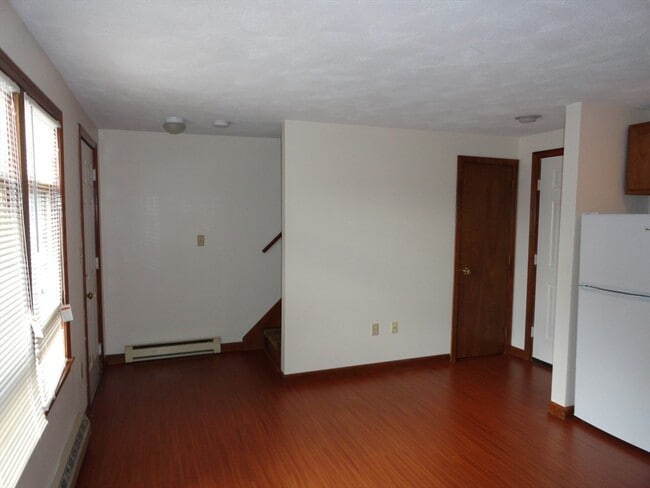 Building Photo - 17 Highland St