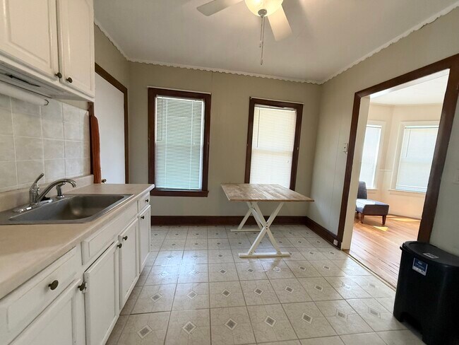 Building Photo - 53 Litchfield St