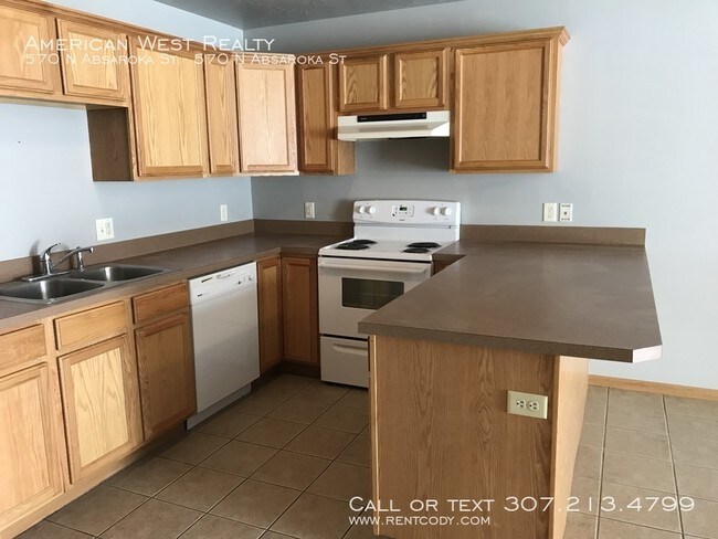 Building Photo - 2 bedroom apartment with utilities