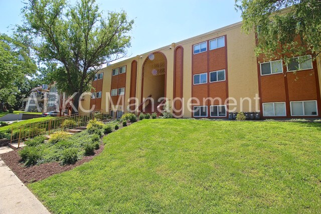 Foto del edificio - 3928 Warwick Blvd