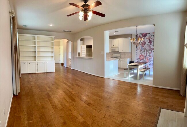 Foto del edificio - 13559 Fawn Lily Dr