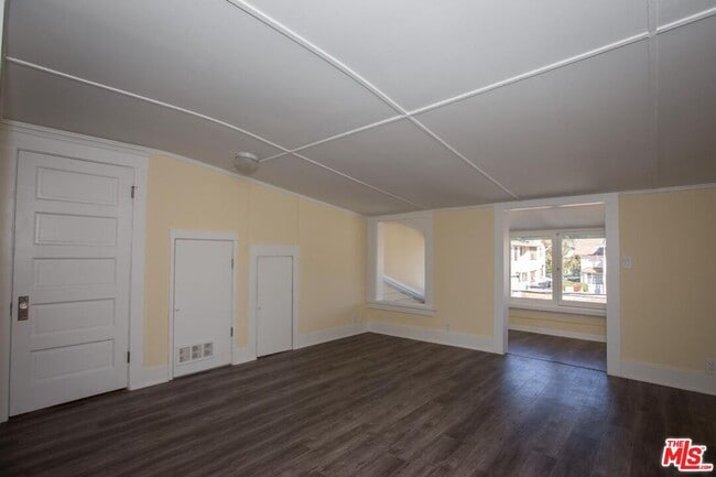 Building Photo - 1075 1/2 Leighton Ave