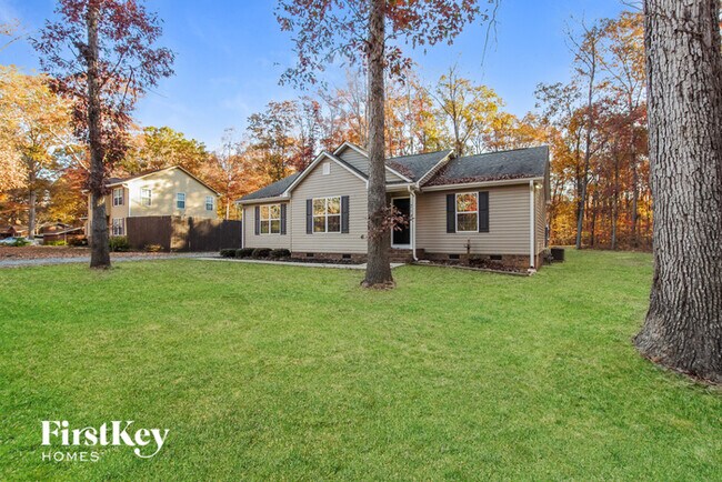 Building Photo - 718 White Oaks Cir