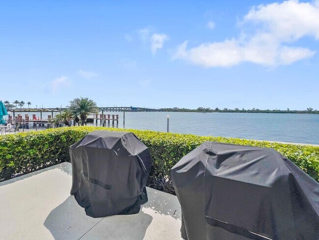 Building Photo - 2840 S Ocean Blvd