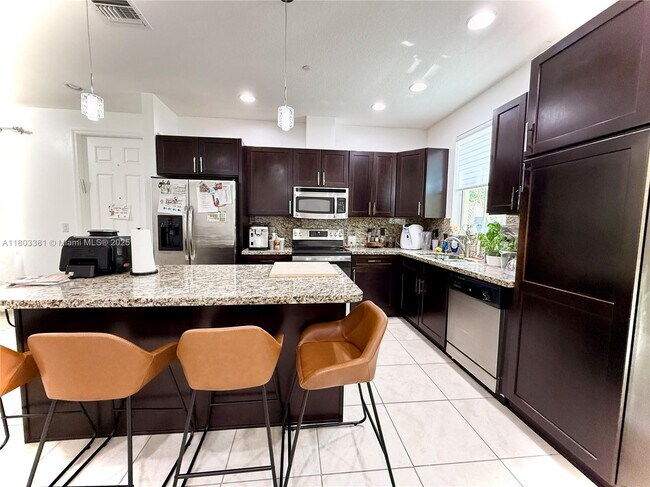 Foto del edificio - 2900 Cascada Isle Way