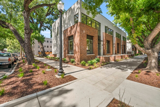 Building Photo - 2230 I St