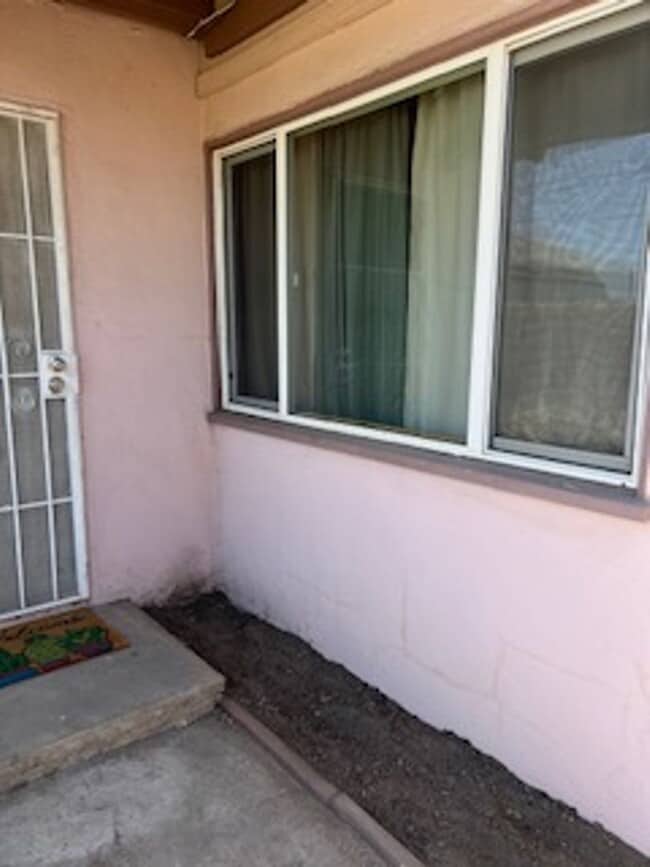 Building Photo - 1421 1/2 El Rancho Dr