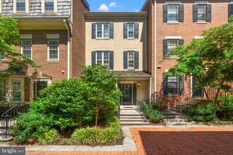 Building Photo - 4422 Westover Pl NW