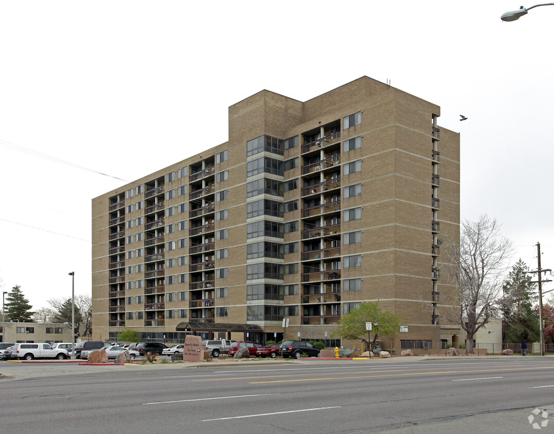 Mountain Towers And Elliot Cottages - Apartments In Denver, Co 