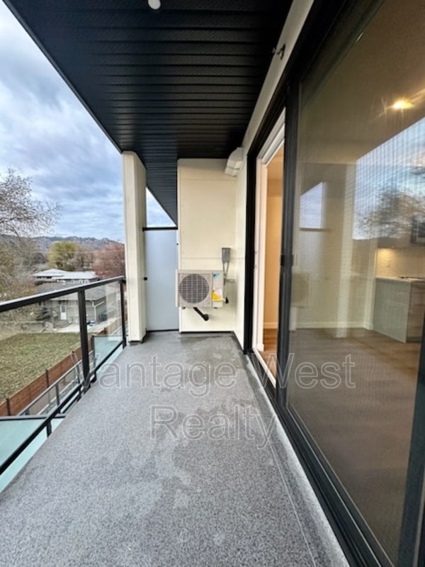 Building Photo - 1274-1274 Devonshire Ave