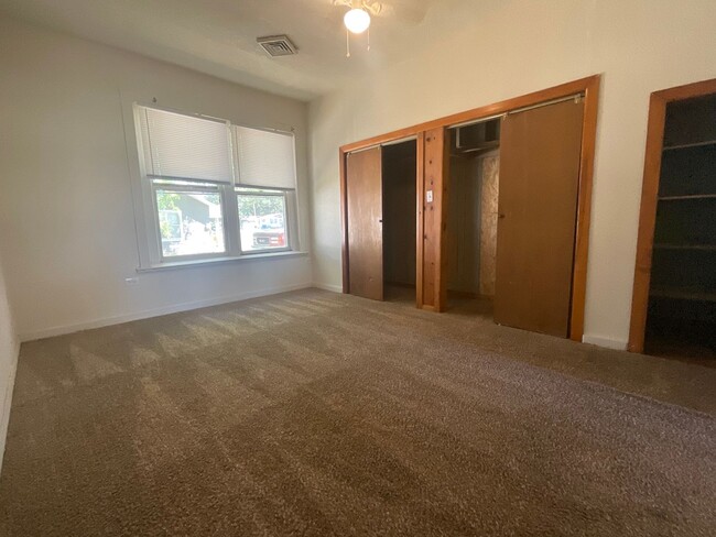 Foto del edificio - 2 bedroom, 1 bathroom rock home located in...