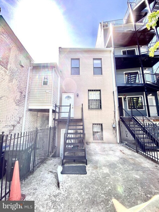 1702 Lincoln Rd NE Unit 3, Washington, DC 20002 Condo for Rent in