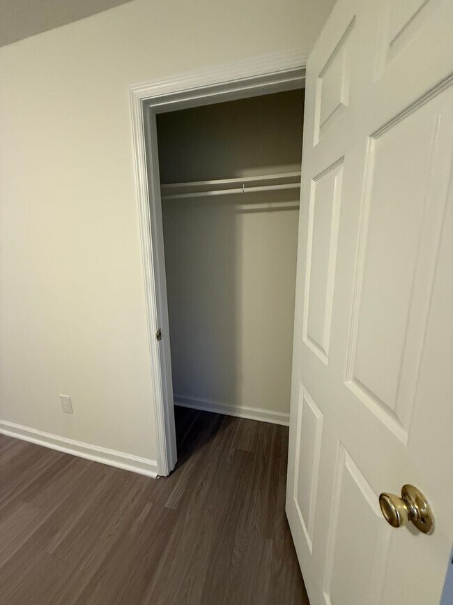 Building Photo - 1091/1093 Cantrell Ln