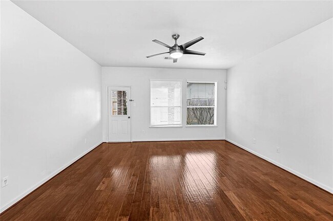 Building Photo - 7531 Oakwood Canyon Dr