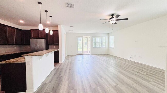 Foto del edificio - 557 Scott Lake Creek Ln