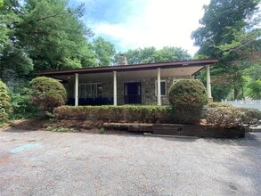 Building Photo - 350 Violet Ave
