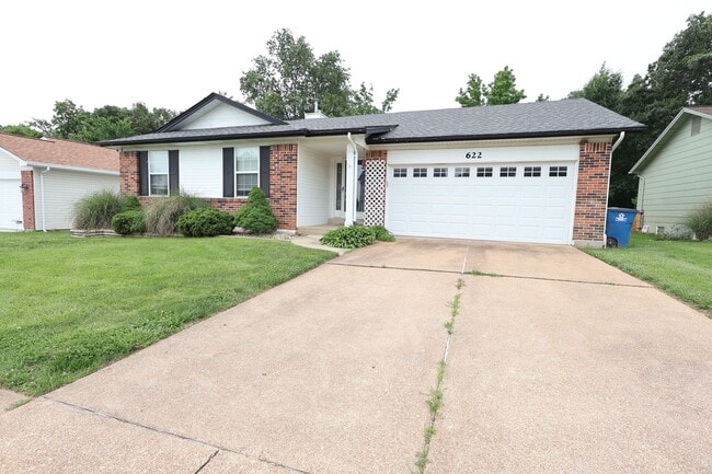 Building Photo - Updated 3BR/2BA Ranch with Garage, Basement & Community Pool