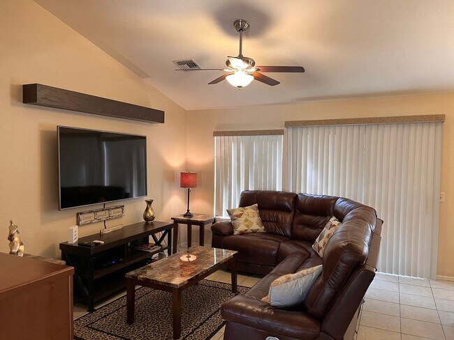 Foto del edificio - Sun City - Short Term Rental - Fully Furnished