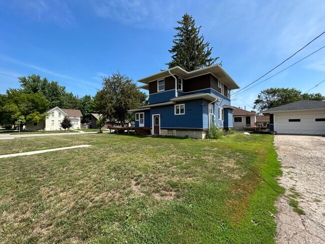 Building Photo - Historical home with beautiful finishes AV...