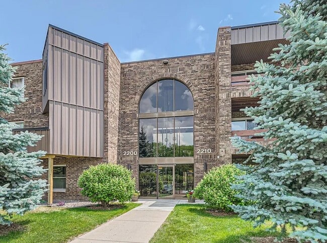 Building Photo - 2200 Midland Grove Rd