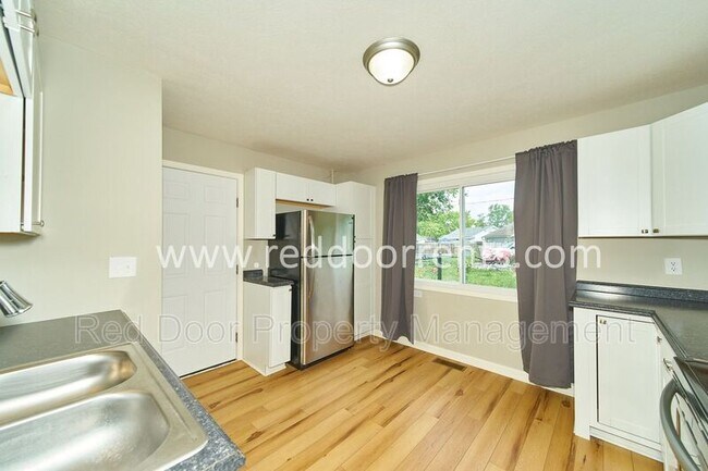 Foto del edificio - 119 Marcy Ln