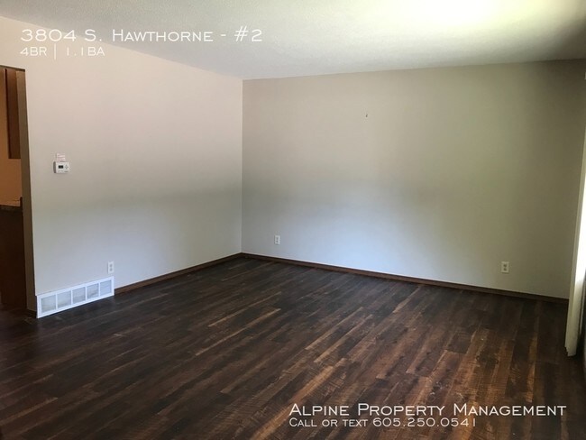 Building Photo - 3804 S Hawthorne Ave