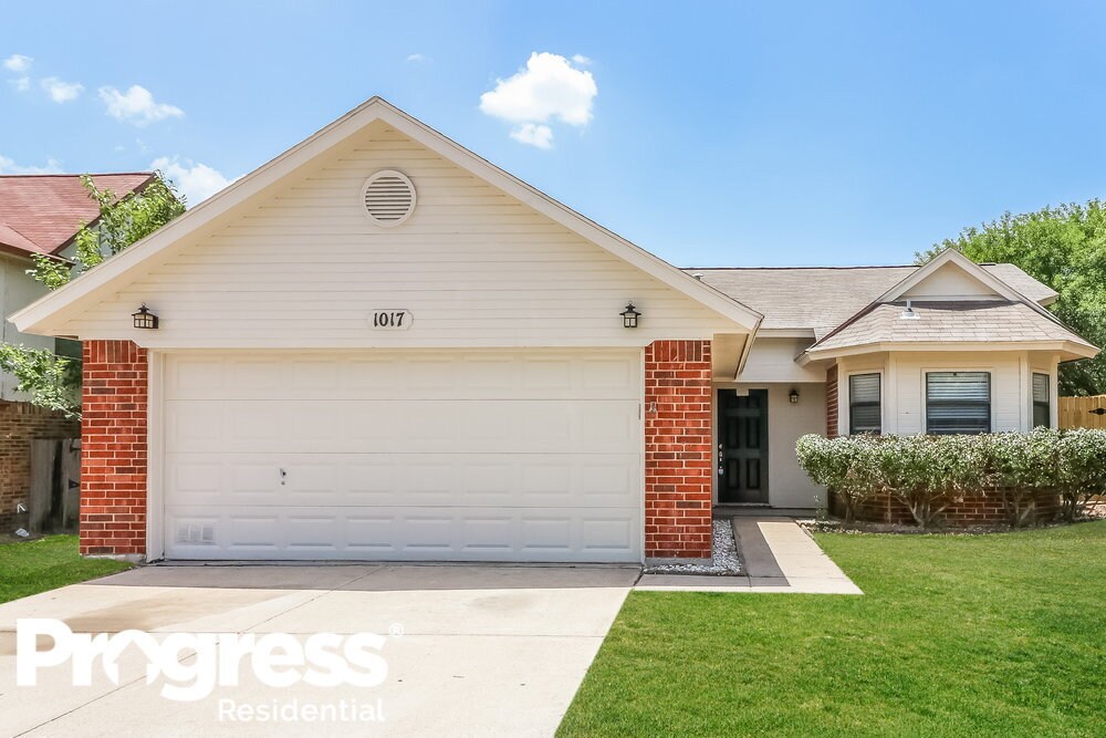 Foto principal - 1017 W Hills Terrace