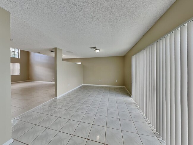 Foto del edificio - 13433 NW 5th Ct