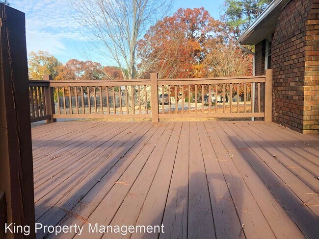Foto del edificio - 3 br, 2 bath House - 1908 Robinhood Drive