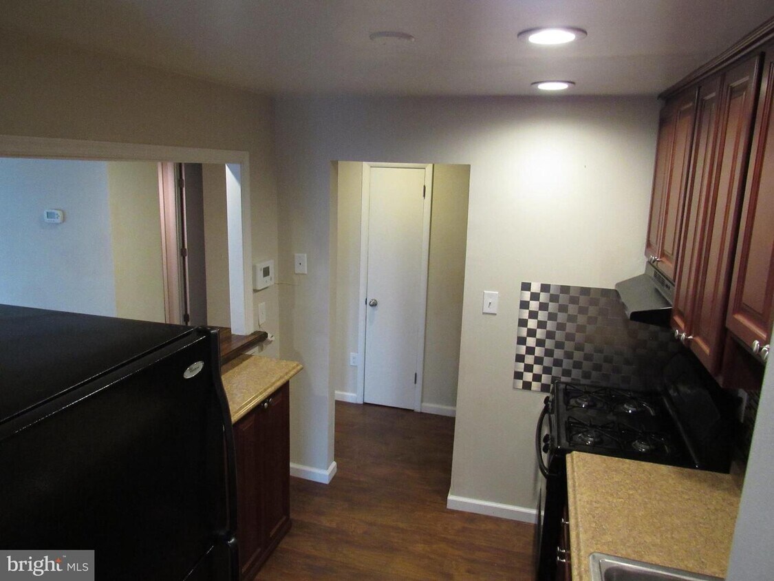 Foto principal - 7326 Donnell Pl
