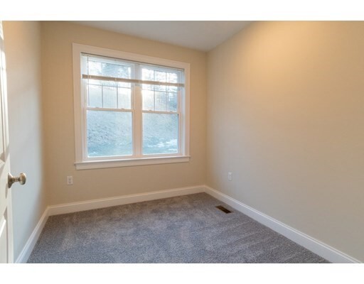 Building Photo - 80 N Meadows Rd