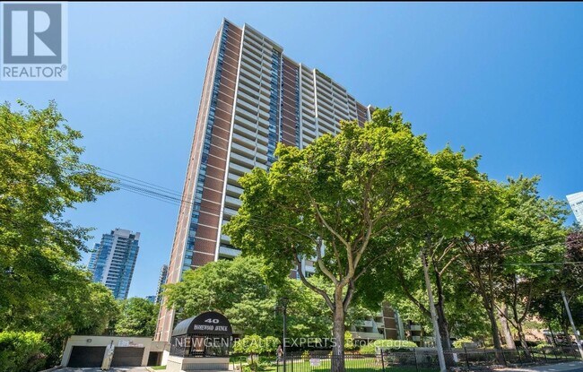 Photo du bâtiment - 708-740 HOMEWOOD Ave