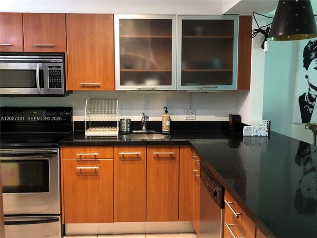 Photo - 650 NE 64th St (Miami, FL) Apartment
