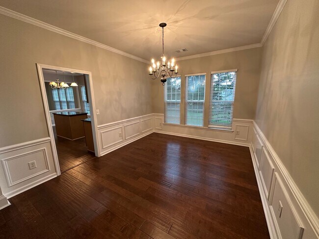 Foto del edificio - Beautiful 4 Bed 2.5 Bath Home In Brentwood!