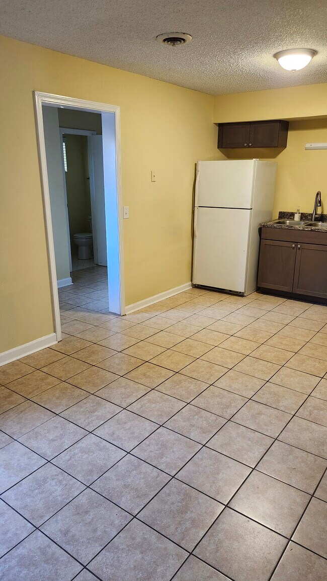 Foto del edificio - 1341 Cactus Ave