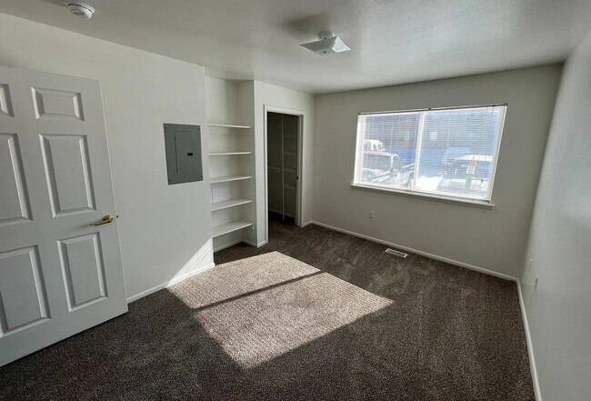 Foto del edificio - 2110 E Binford St