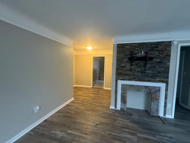 Foto del edificio - 1453 Harvard Blvd