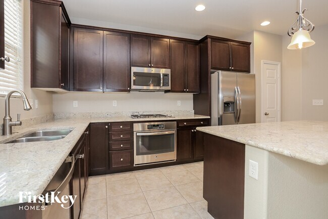 Foto del edificio - 5691 N Balsam St