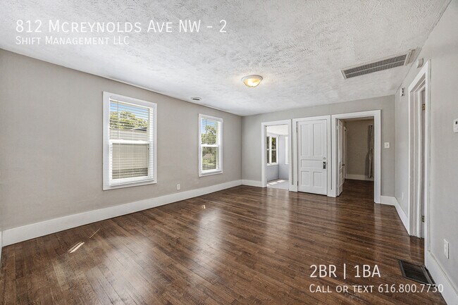 Foto del edificio - 812 Mc Reynolds Ave NW