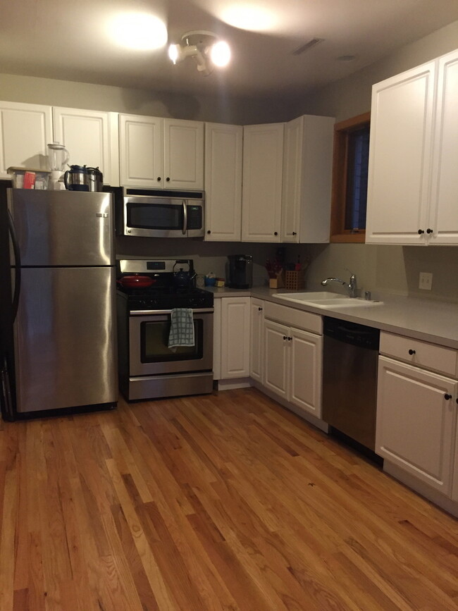 Foto del edificio - 1463 N Leavitt St