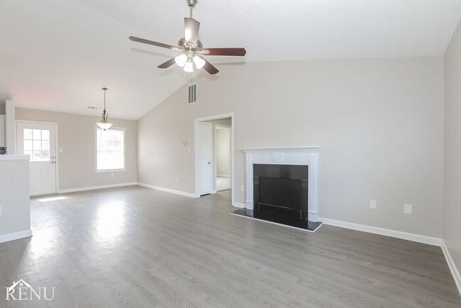 Foto del edificio - 996 Crystal Brook Way