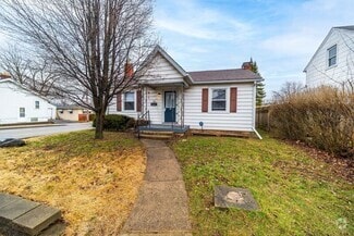 Building Photo - 748 S Warren Ave