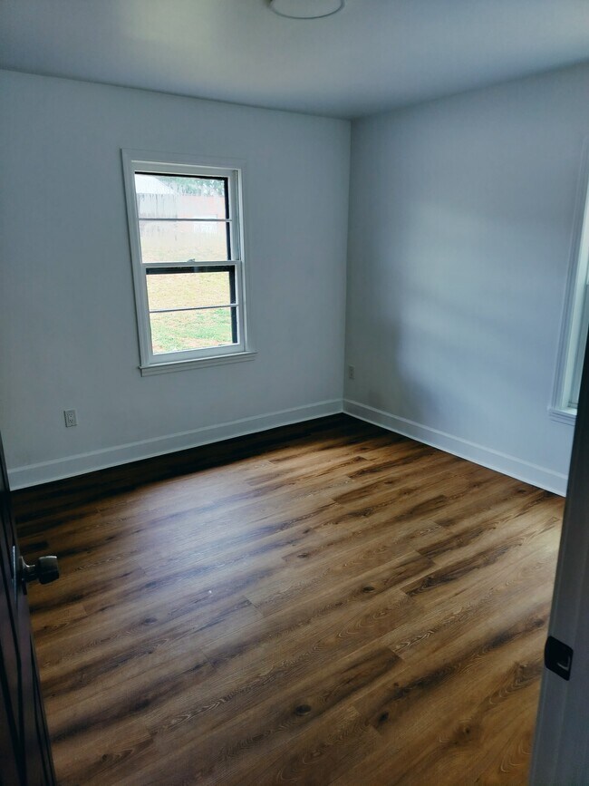 Foto del edificio - 731 N Price Rd