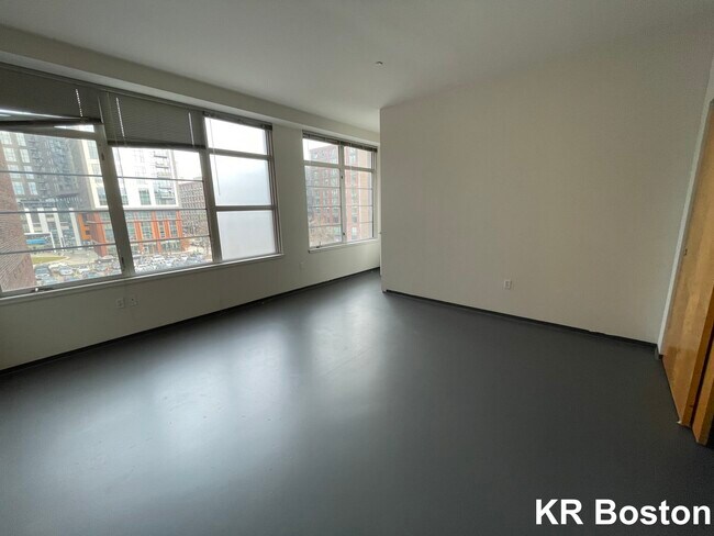 Building Photo - 160 E Berkeley St