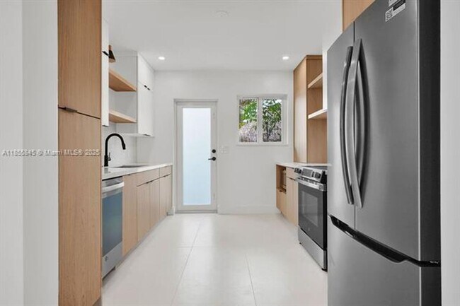 Foto del edificio - 10767 NE 2nd Ave