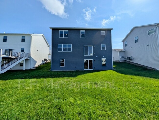 Building Photo - 9850 Glacial Valley Rd