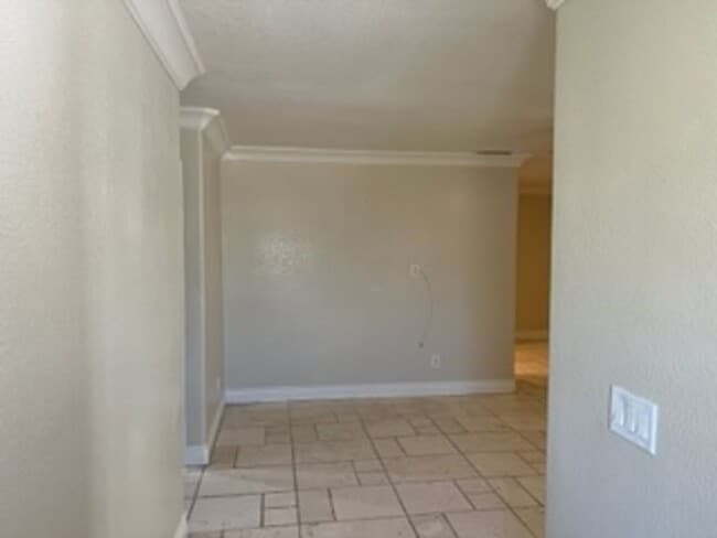 Building Photo - RV T 7640