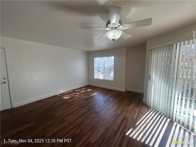 Foto del edificio - 6800 E Lake Mead Blvd